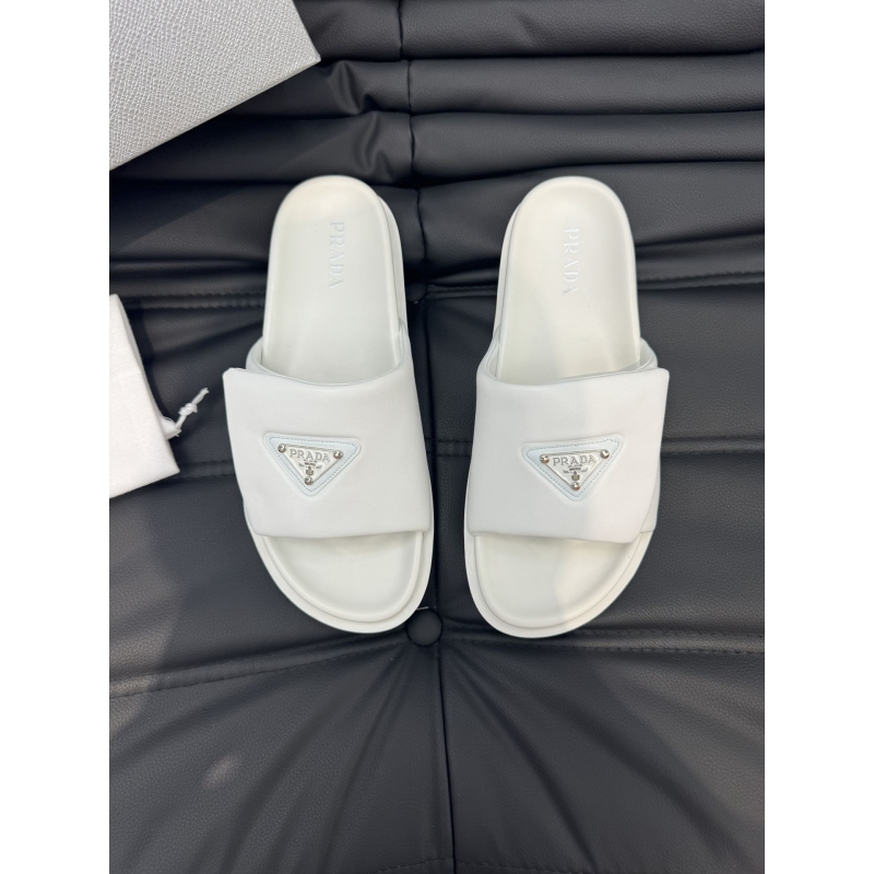 Pra*a slippers